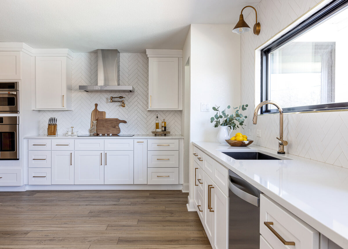 Cleanable and touch-safe kitchen countertops by Bethliving